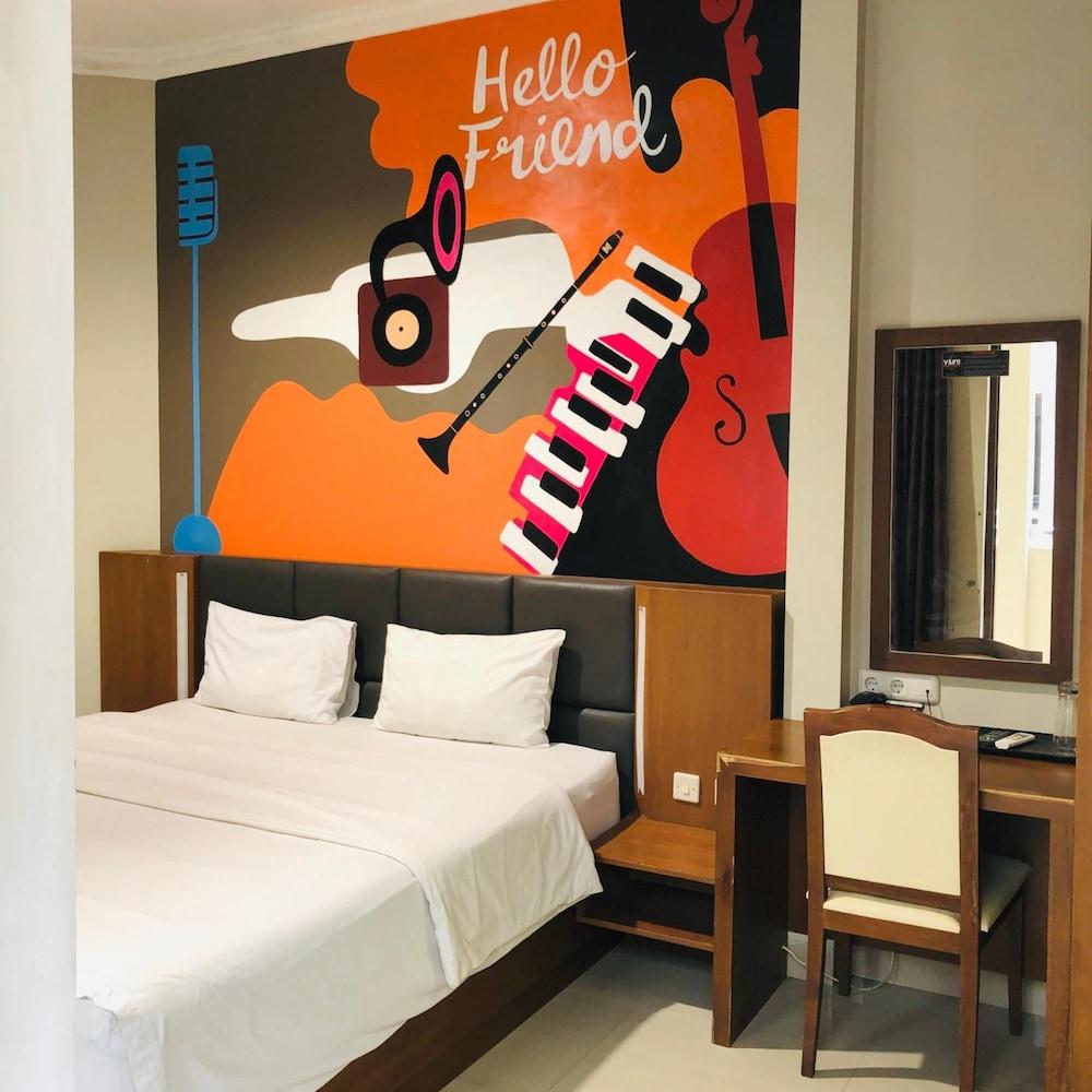 Votel Viure Hotel Jogjakarta Maguwo Экстерьер фото