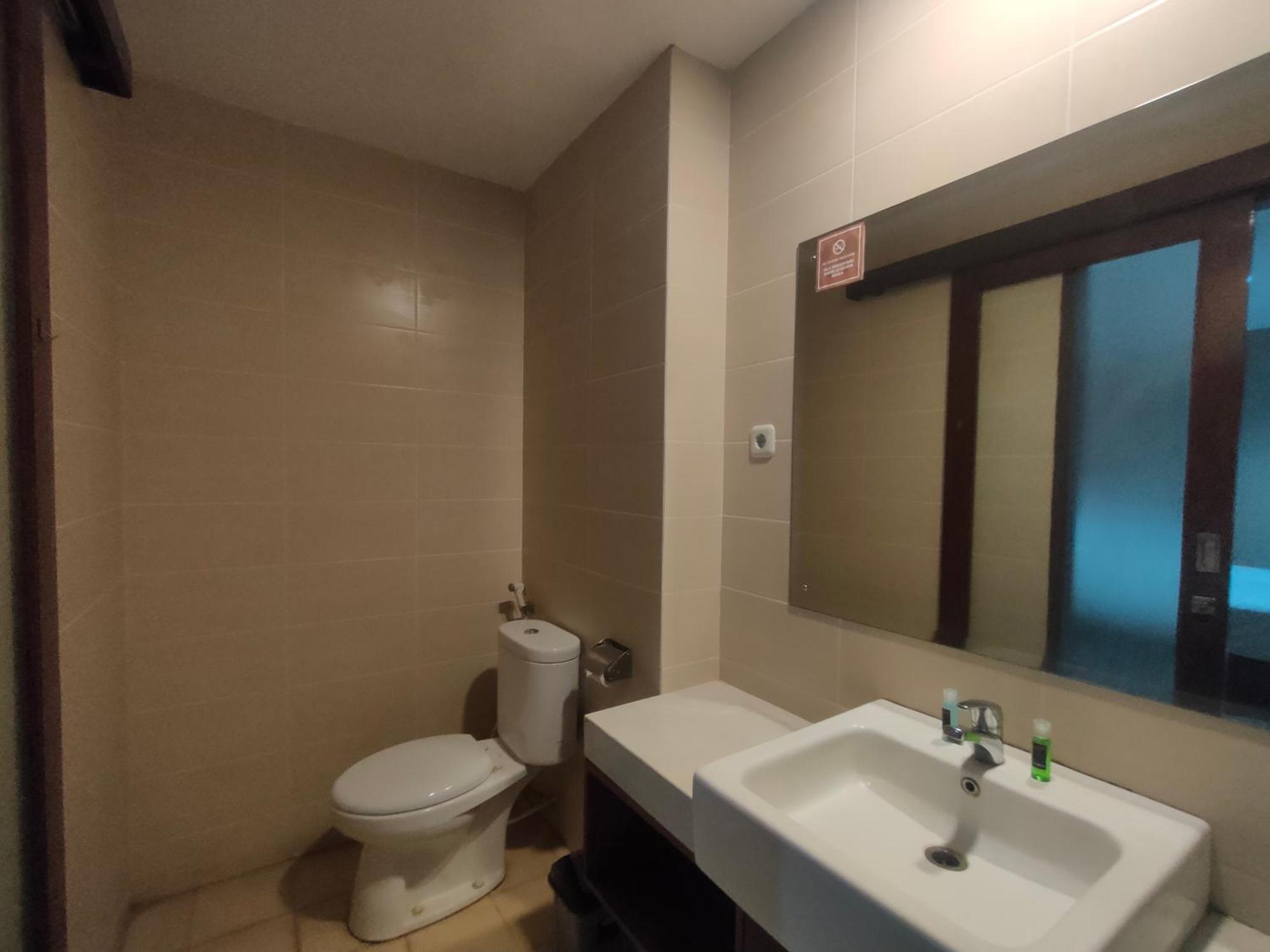 Votel Viure Hotel Jogjakarta Maguwo Экстерьер фото