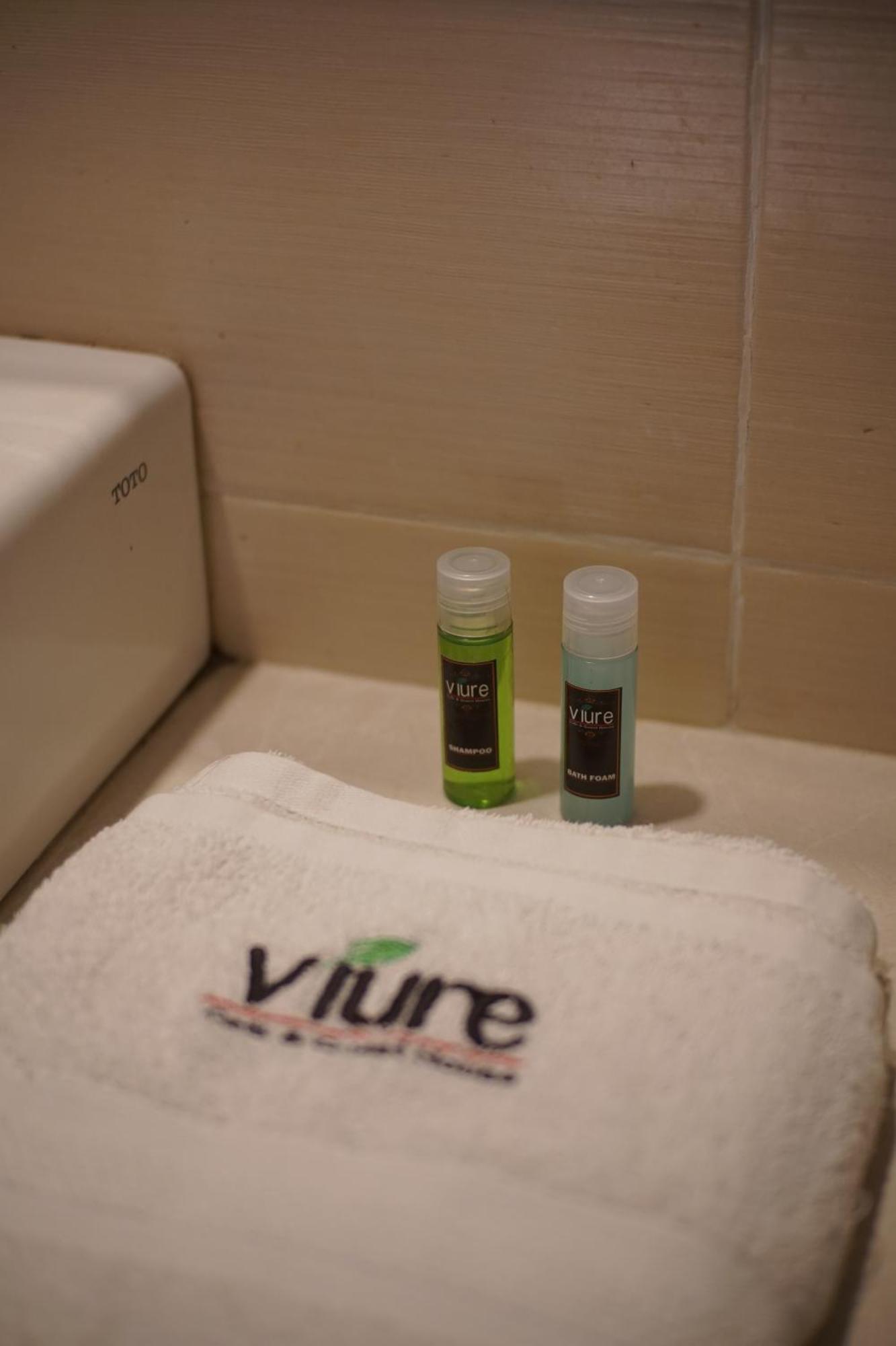 Votel Viure Hotel Jogjakarta Maguwo Экстерьер фото